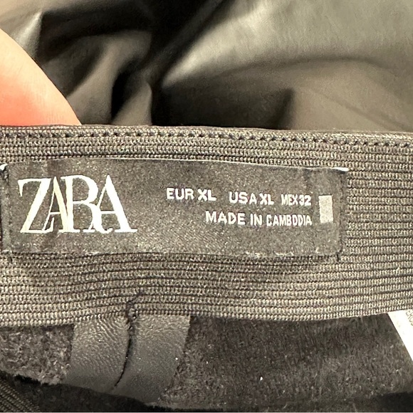 Zara high rise faux leather leggings, size XL, elastic waistband, seamed - Picture 11 of 15